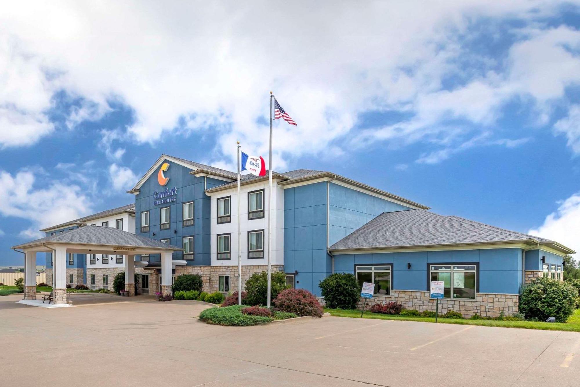 Comfort Inn & Suites Grinnell Near I-80 Exterior photo